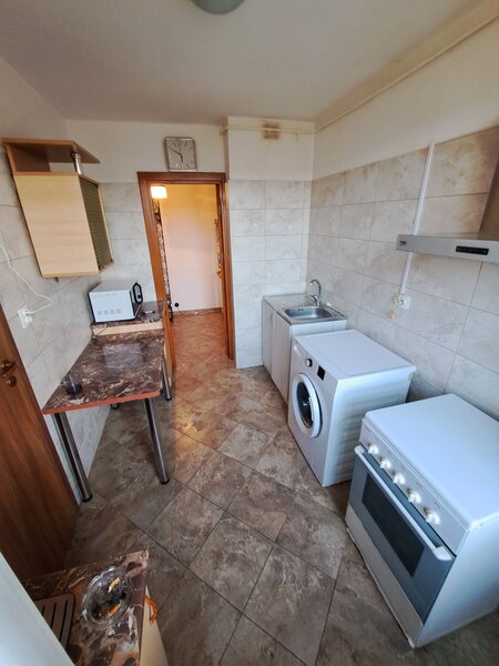 Trei cam. 5 min metrou Raul Doamnei, 65mp, curat- bloc mic, zona linistita