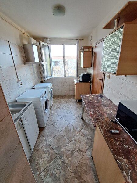 Trei cam. 5 min metrou Raul Doamnei, 65mp, curat- bloc mic, zona linistita